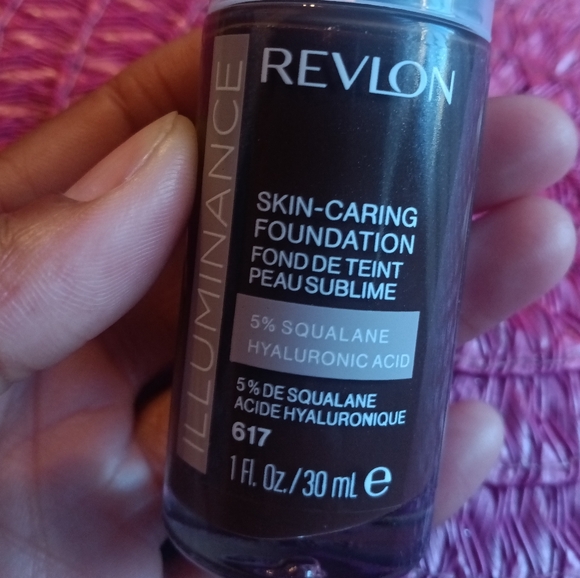 Revlon Illuminance Foundation - Picture 2 of 4